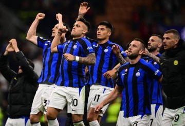 神锋群聚意甲无敌！06/07国米缔造王朝神话，欧冠为何成唯一遗憾？